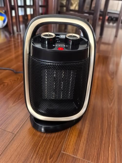 奥克斯取暖器 节能省电的小型温暖伙伴，家用办公两相宜